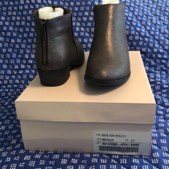 ‼️BRAND NEW‼️ JustFab Metallic Elisha Booties - Picture 2 of 6